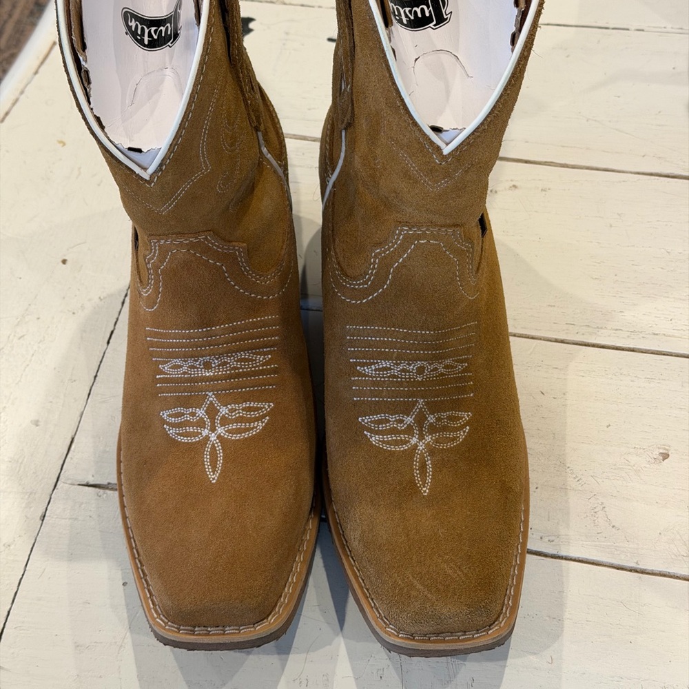 Justin Chellie Camel Suede Western Boots size 9